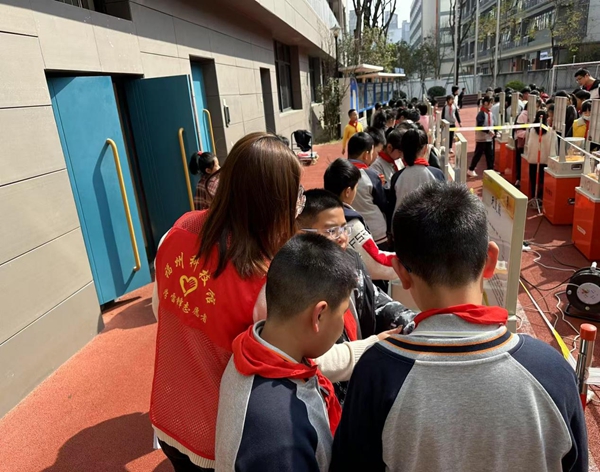 福州科技館科普大篷車走進閩江師范高等專科學(xué)校附屬實驗小學(xué)