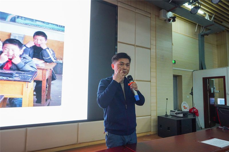 愛眼科普講座走進(jìn)福州第十八中學(xué)象園分校活動