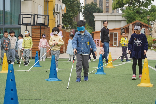 福州科技館眼健康分館開展第二屆倉山區(qū)兒童青少年近視防控趣味運(yùn)動會
