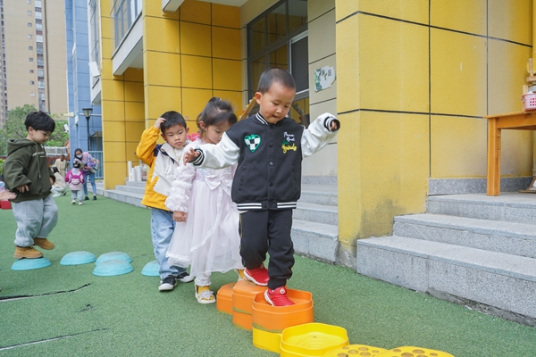 福州科技館眼健康分館開展第二屆倉山區(qū)兒童青少年近視防控趣味運(yùn)動會