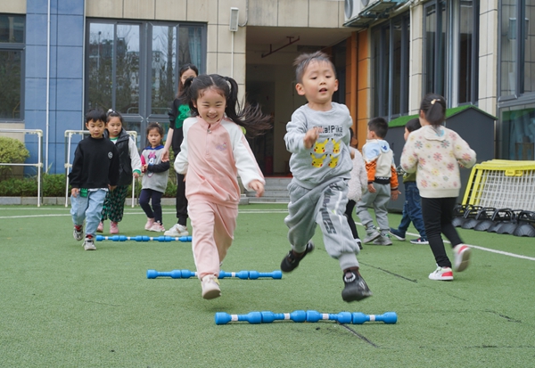 福州科技館眼健康分館開展第二屆倉山區(qū)兒童青少年近視防控趣味運(yùn)動會