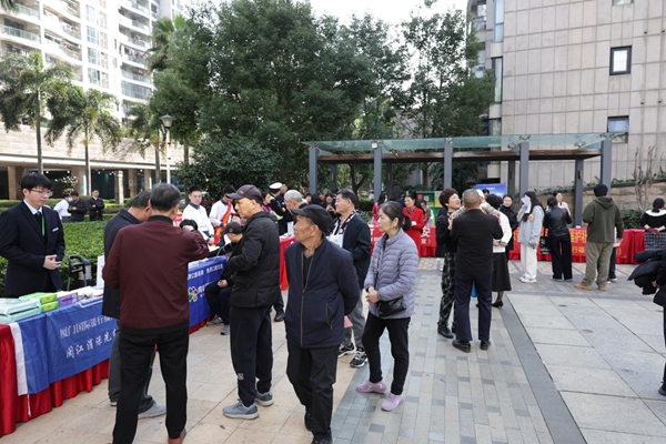 反邪教宣傳教育走進(jìn)鑫龍社區(qū)、鰲峰洲社區(qū)