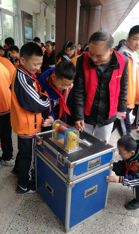 科普進校園——福州科技館送科普進銅盤中學
