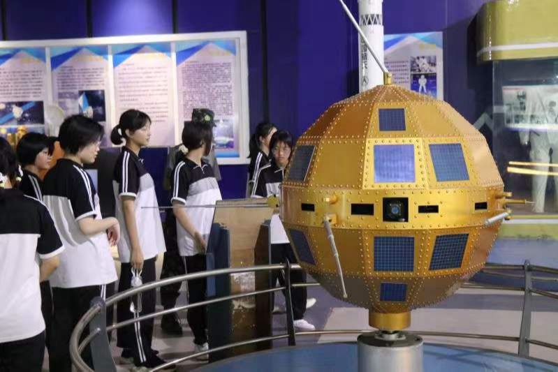 福州科技館航天國防知識分館龍翔科普教育基地“揚帆起航 逐夢九天”航天日主題活動