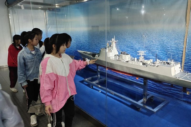 福州市亭江小學(xué)進(jìn)入龍翔科普教育基地