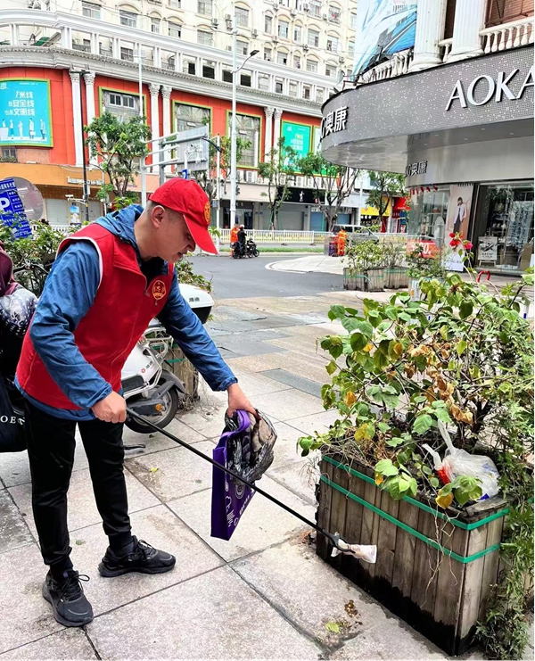 市科協(xié)機(jī)關(guān)二支部開(kāi)展黨員活動(dòng)日志愿服務(wù)活動(dòng)