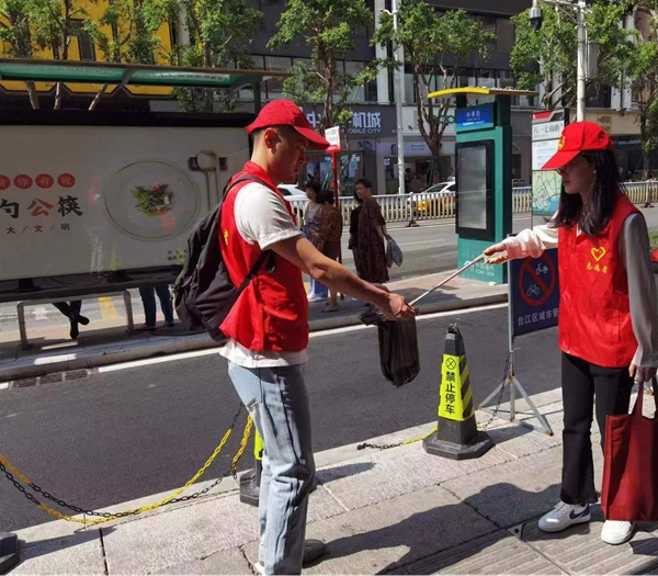 市科協(xié)機(jī)關(guān)二支部開(kāi)展黨員活動(dòng)日志愿服務(wù)活動(dòng)